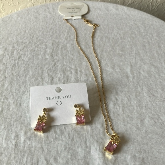 Unbranded: Gold tone Pink Gem with Daisy Rhinestone earrings & necklace - Picture 12 of 12